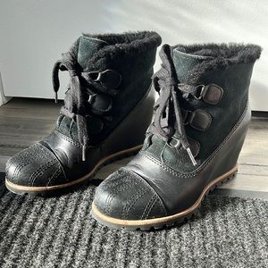 Ugg wedge booties Alasdair fur lined- size 7